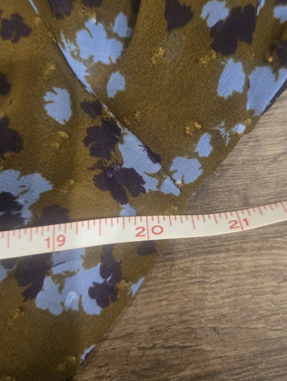 ASTR The Label Olive Floral Smocked-Waist V-Neck Blouse, Size Large - Picture 5 of 6